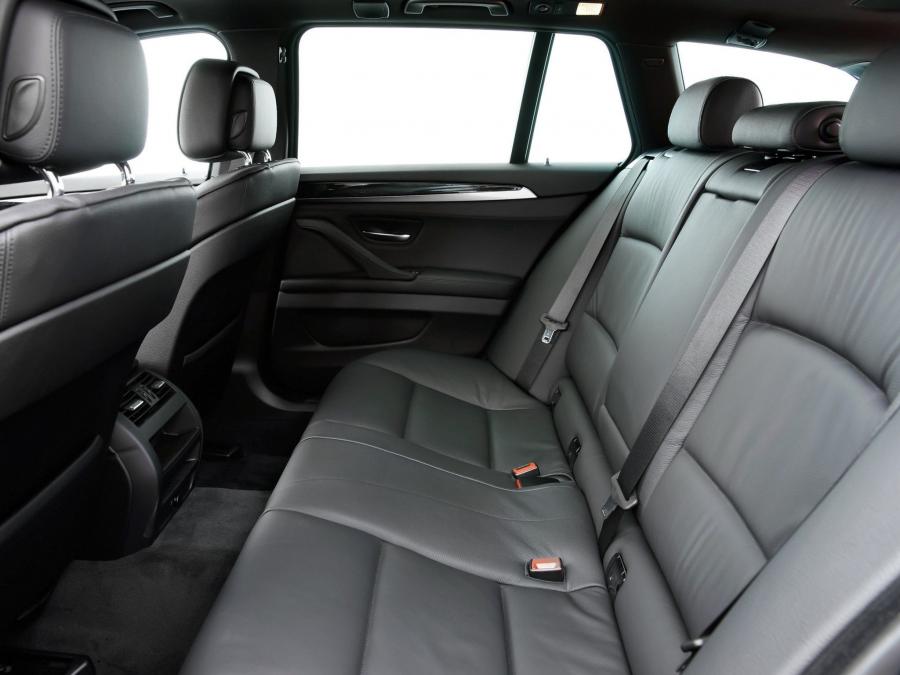  BMW 525d Touring M Sport Package 2010 года  (UK) (фото 4 из 21)